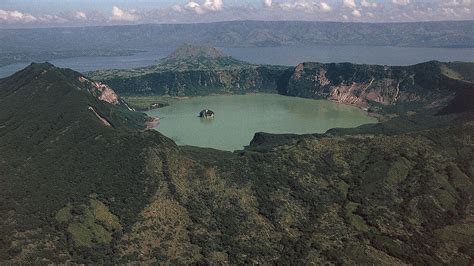 taal volcano|Taal: The 'very small but dangerous volcano' .